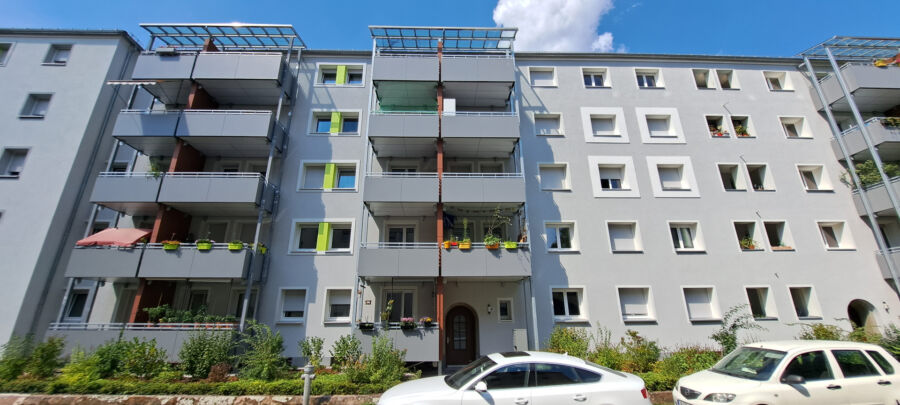 Geräumige 2-Zimmer-Wohnung mit Balkon im 4. OG in 90443 Nürnberg