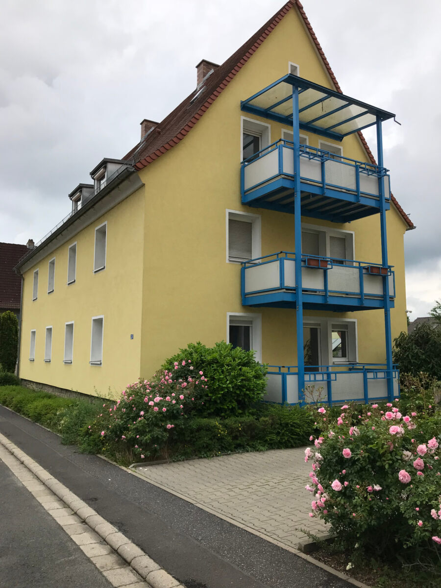 Gemütliche 2-Zimmer-Wohnung mit Balkon im Erdgeschoss in 97753 Karlstadt