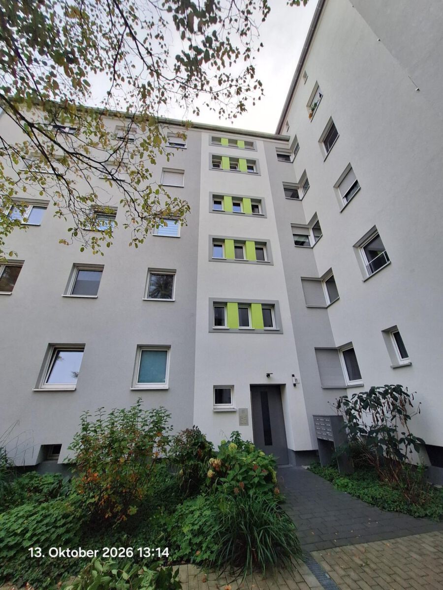 Renovierte 2-Zimmer-Wohnung mit Balkon im 2. OG in 90443 Nürnberg