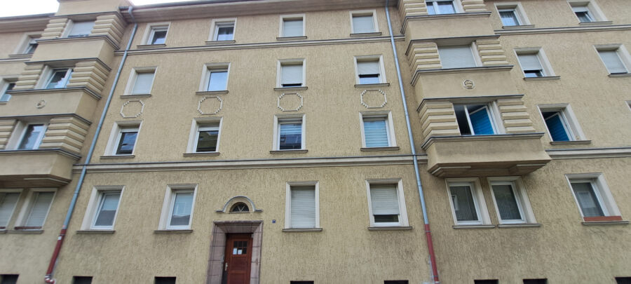 Renovierte 2-Zimmer-Wohnung im 1. Obergeschoss in 90443 Nürnberg