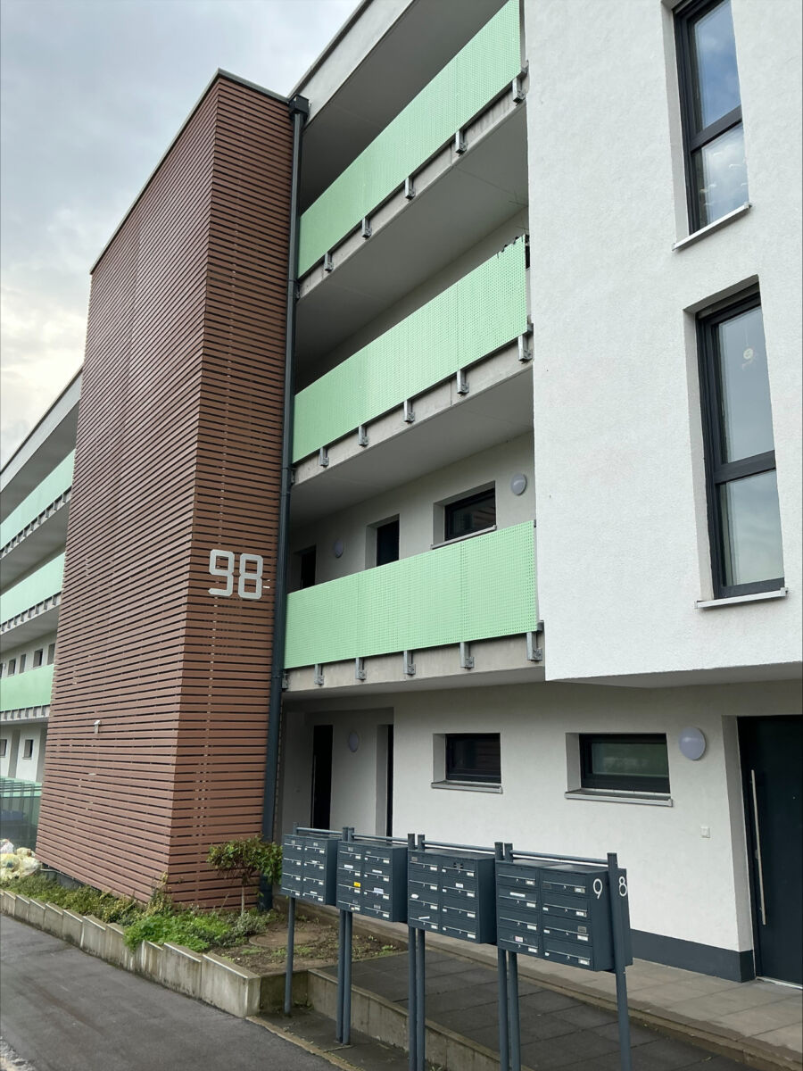 Großzügiges 1-Zimmer-Apartment mit Balkon, Dusche und EBK im 2. Obergeschoss in 96050 Bamberg