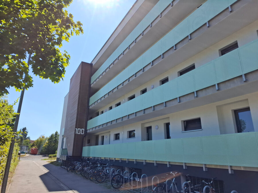 Großzügiges 1-Zimmer-Apartment mit Balkon, Dusche und EBK im 3. Obergeschoss in 96050 Bamberg